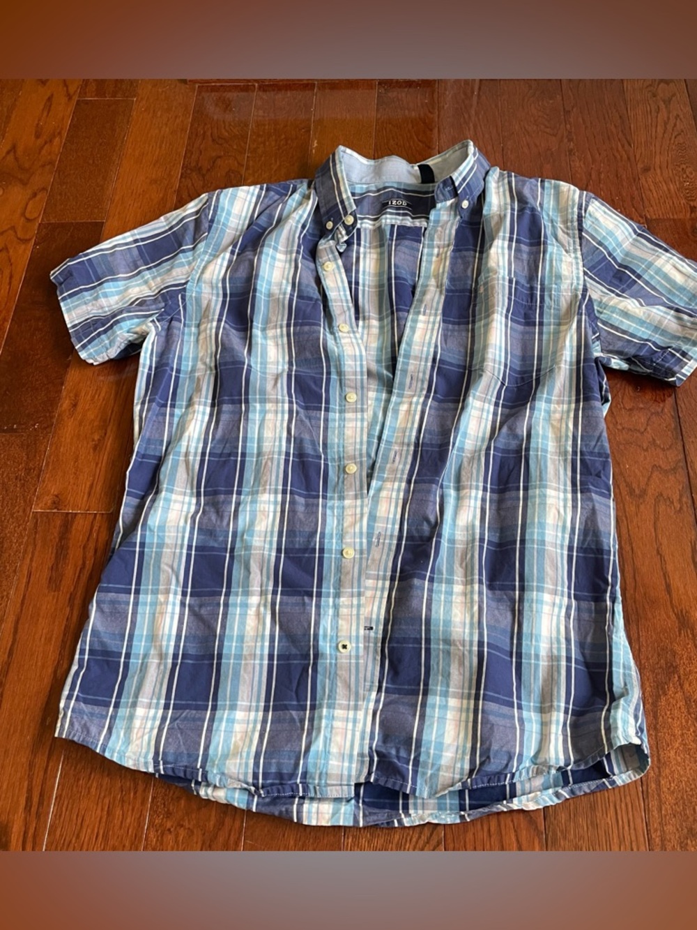 Izod blue plaid short sleeve button down